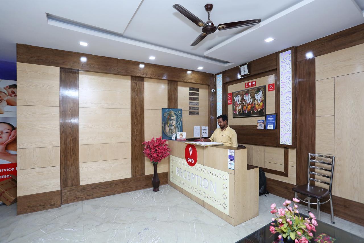 Oyo 9233 Hotel Cottage Lord Krishna New Delhi Exterior foto