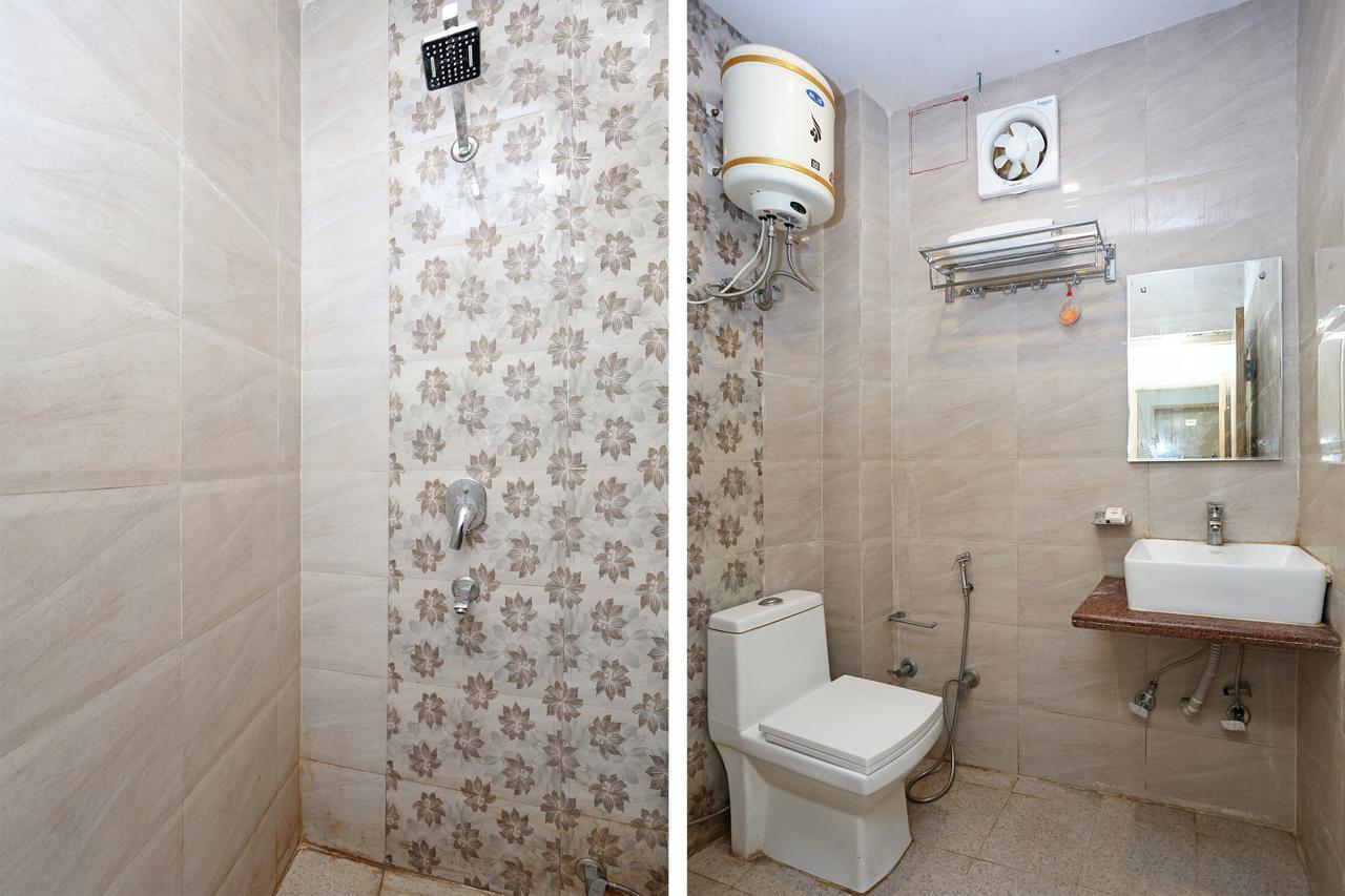 Oyo 9233 Hotel Cottage Lord Krishna New Delhi Exterior foto