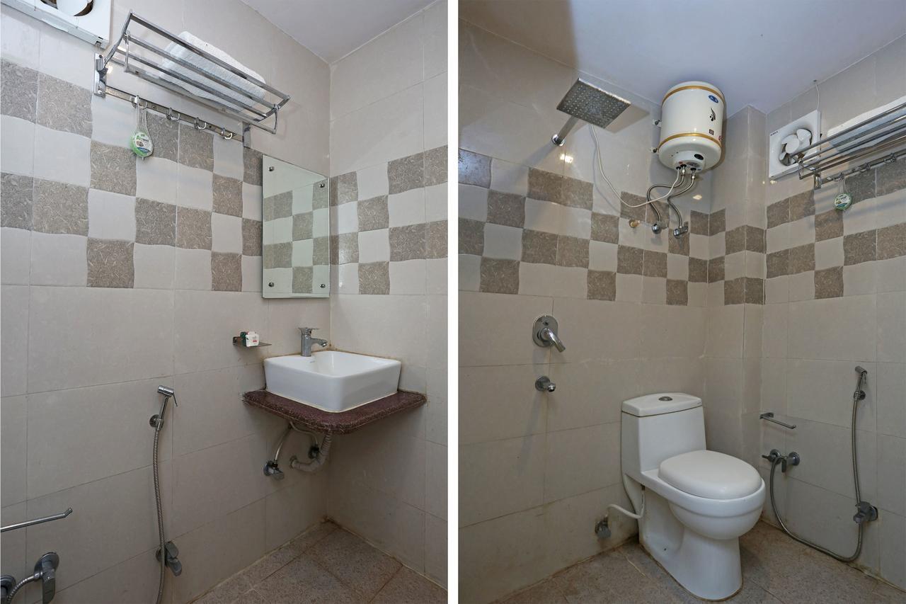 Oyo 9233 Hotel Cottage Lord Krishna New Delhi Exterior foto