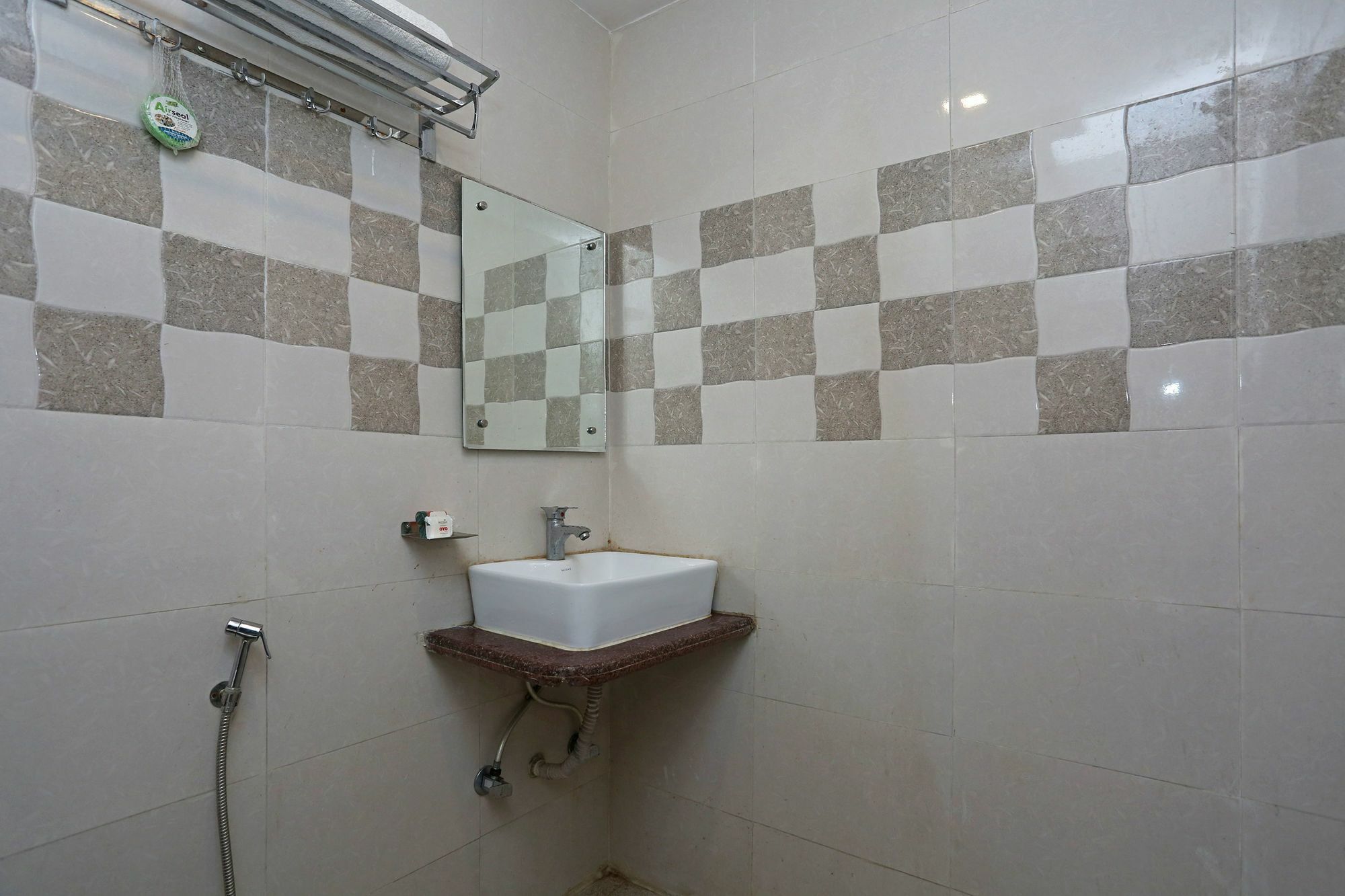Oyo 9233 Hotel Cottage Lord Krishna New Delhi Exterior foto
